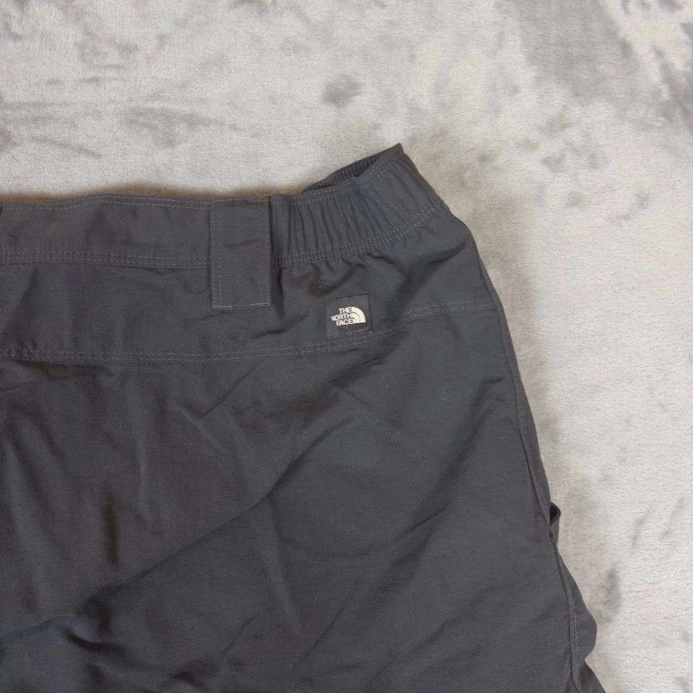 The North Face Cargo Shorts Mens L Gray Hiking Outdoor Lightweight Utility
